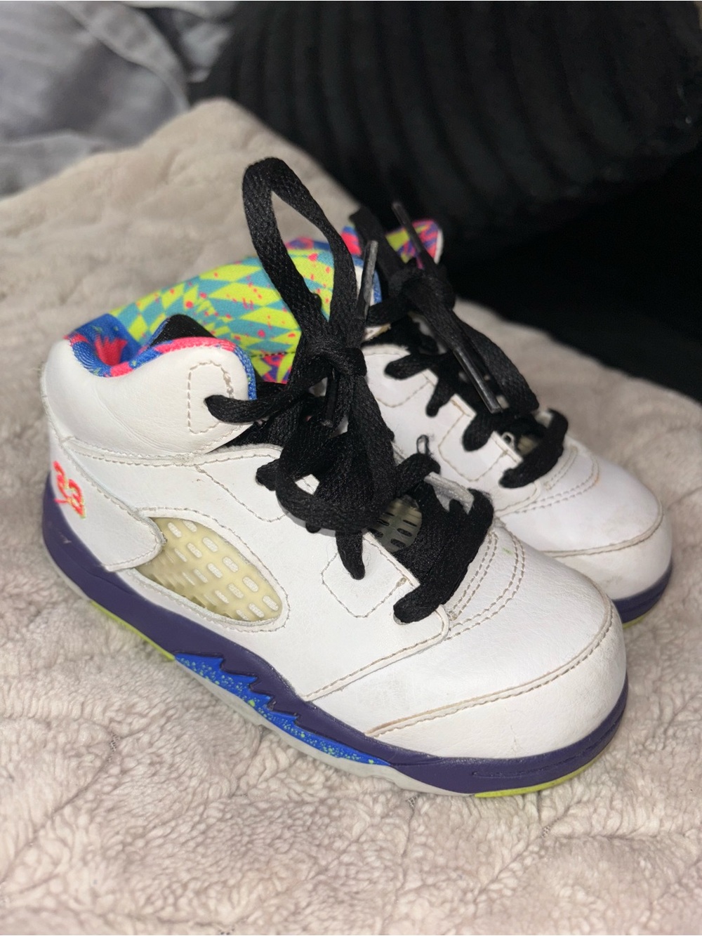 Kids Jordan Retro 5 SE Sneakers with Multicolor Lining